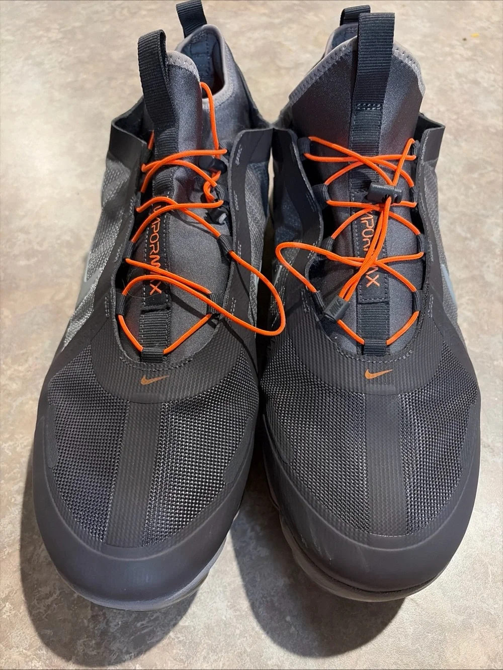NIKE VAPORMAX PLUS SHOES UTILITY GRAY VIBRANT ORANGE MENS SIZE 15